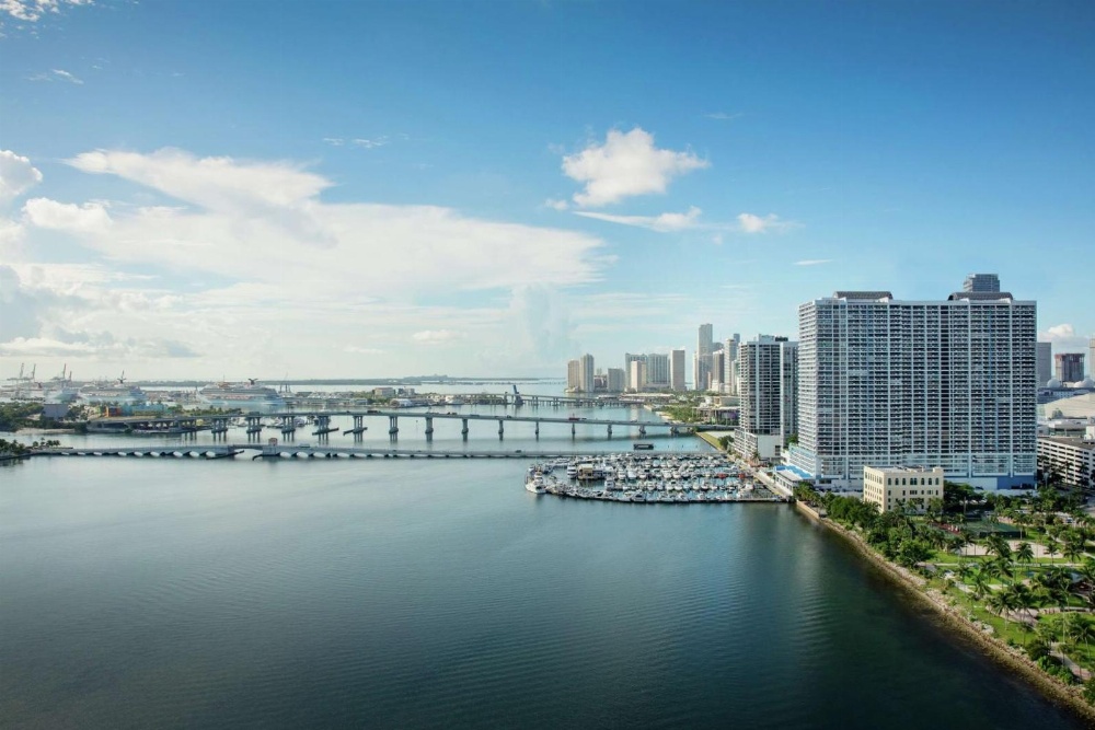 DoubleTree By Hilton Grand Hotel Biscayne Bay